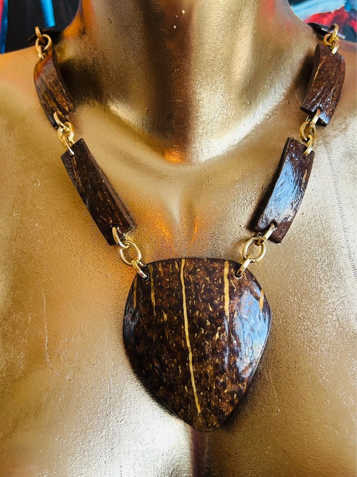 Collier vintage type noix de coco sculptée – esprit bohème ethnique